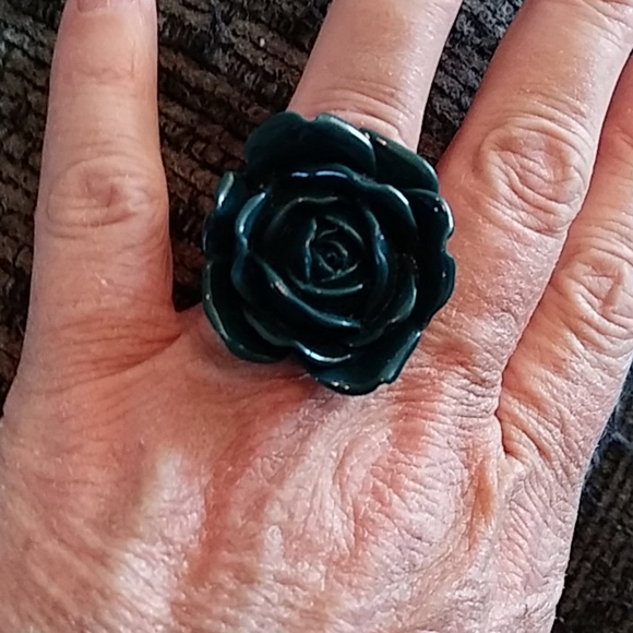 Ring - Picture 4 of 4